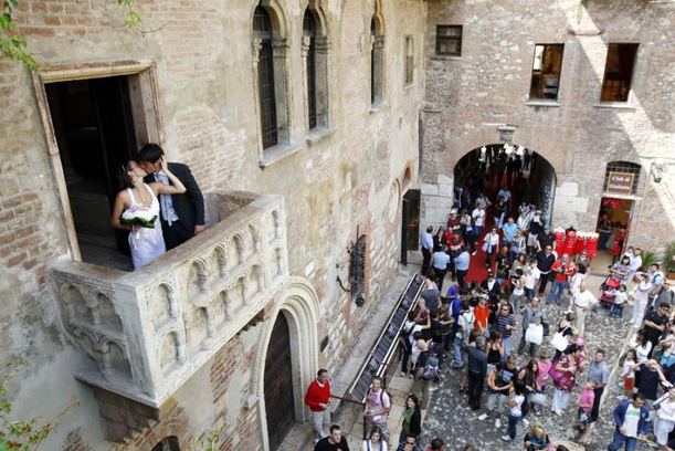 juliet-balcony-verona-weddings