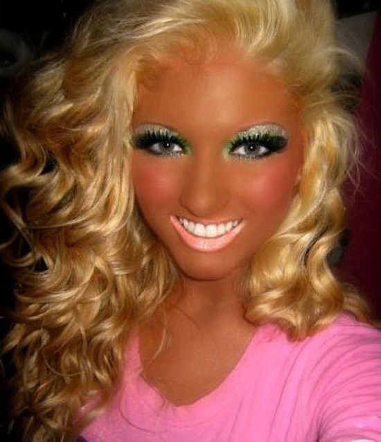 Worst-Makeup-Fails-Of-All-Time-001