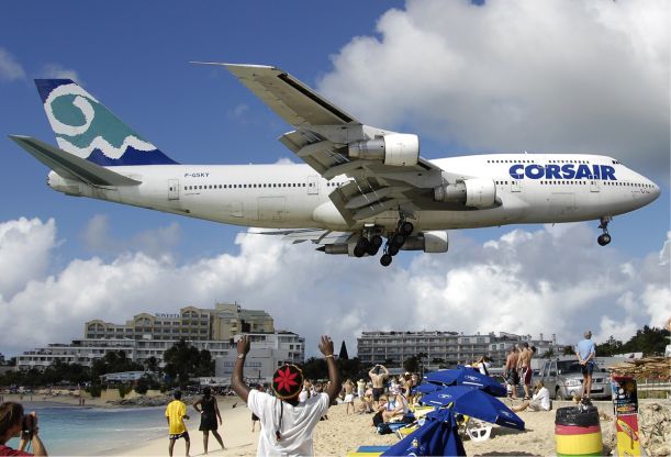 Corsair_Boeing_747-300_at_SXM_Bidini