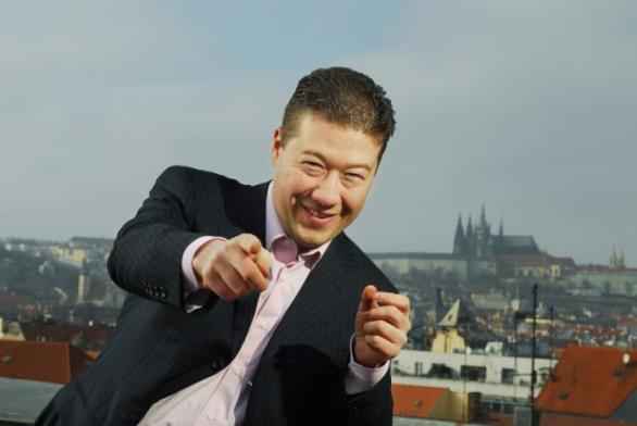Tomio překrucoval citlivou historii. Mohla za to horečka.