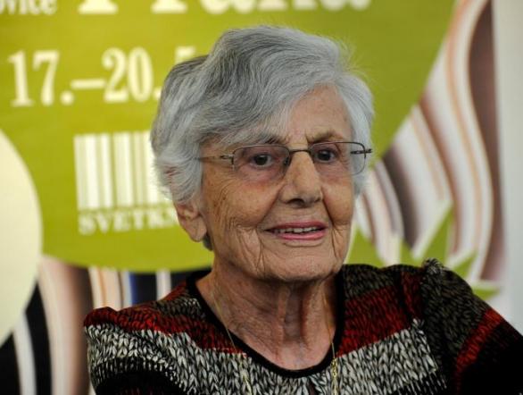 Ruth Bondyová přeložila mnoho klasických českých knih do hebrejštiny.