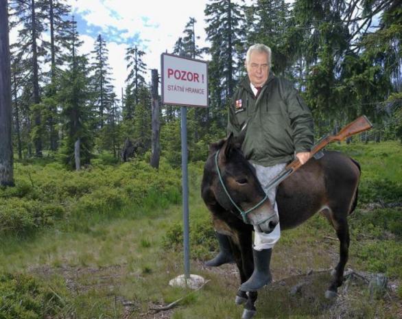 Míla na své mule vyrazil na hranice odrážet nápor uprchlíků