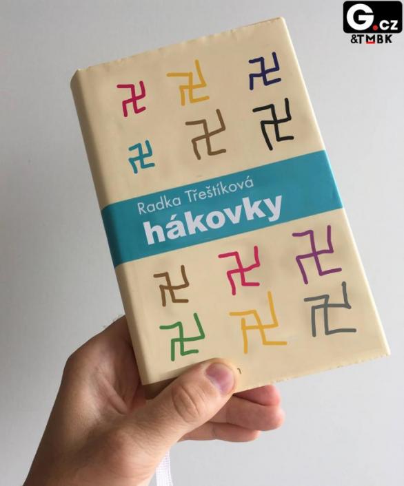 Panu (ne)umělci leží v žaludku i oblíbená spisovatelka a správná holka, Radka Třeštíková. Takto se pan TMBK pokusil nehumorně sabotovat její bestseller
