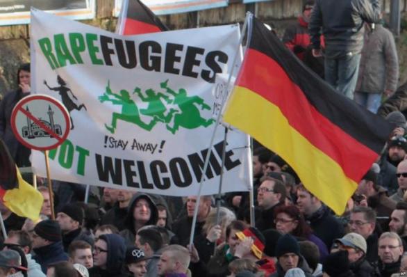 Protesty proti &quot;cizím&quot; znásilňovačům