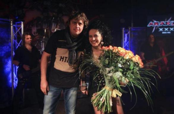 SPD si zadělala na pěkné problémy. Znalci vědí, že fotografie s Lucií Bílou nevěstí nic dobrého.