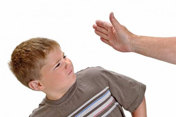 Pokud si myslíte, že škoda rány, která padne vedle, dejte ji raději sami sobě. Zabráníte tak spoustě bolesti, která následuje dlouho po zmiňované ráně. 