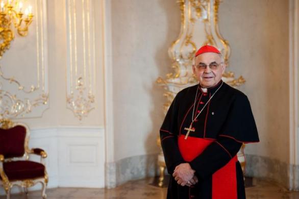 Miloslav Vlk byl pozoruhodnou osobností s nelehkým životem. Neohnul páteř za žádného režimu a vždy oddaně sloužil bohu a pomáhal svým bližním.