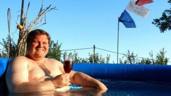 Zdeňkovi Škromachovi už zbyl jen jeho bazének.