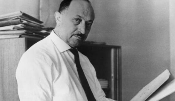 Jako přeživší několika koncentračních táborů zasvětil Wiesenthal svůj život po válce lovu nacistů