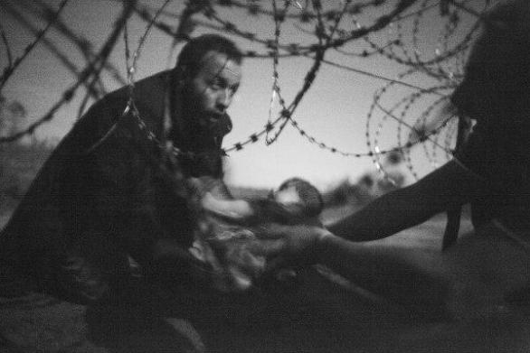 Vítězná fotografie roku (Warren Richardson/Diimex)