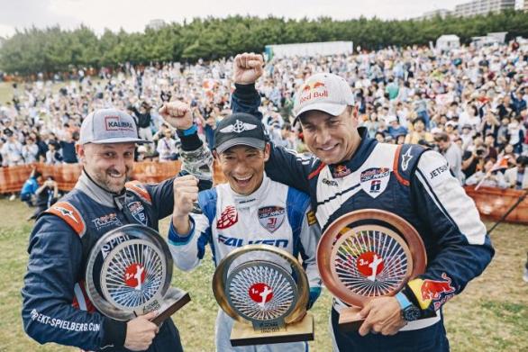 Zleva: 2. Petr Kopfstein, 1. Yoshihide Muroya, 3. Martin Šonka