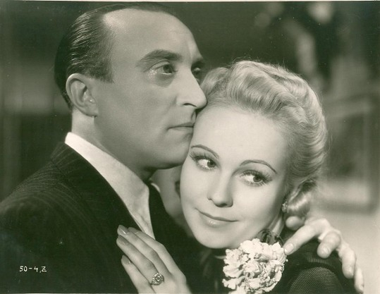 Oldřich Nový a Jiřina Sedláčková ve filmu Eva tropí hlouposti