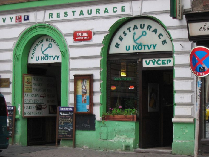 U Kotvy zakotvíte jedna dvě...