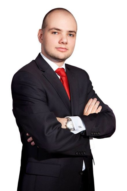 Hlavní analytik Peter Bukov z firmy TopForex