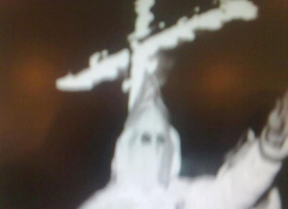 Na ruce hákový kříž, na Facebooku hajlující Ku Klux Klan. Ale ona to bude hodná holka. Tak určitě, všeci sú hodní.