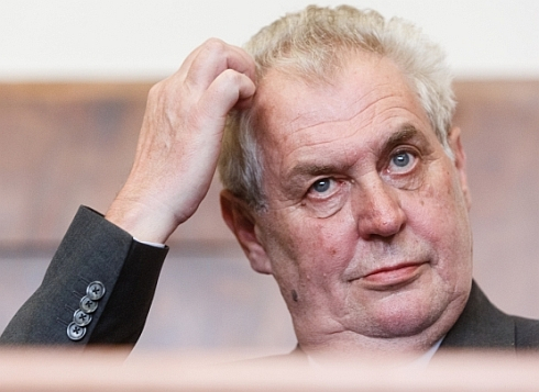 Podaří se Hilšerovi nebo některému jinému z občanských kandidátů porazit Miloše Zemana?