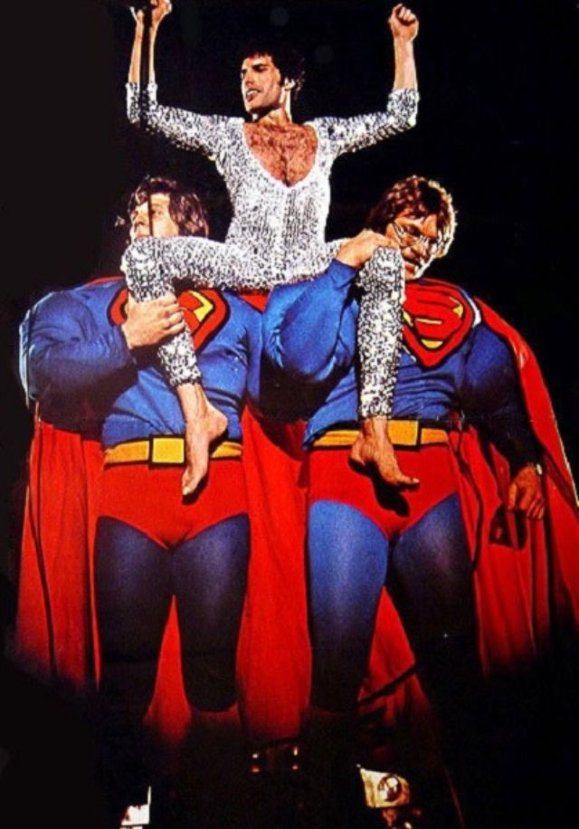 Někdy Darth Vader, někdy Superman, jindy rovnou dva.