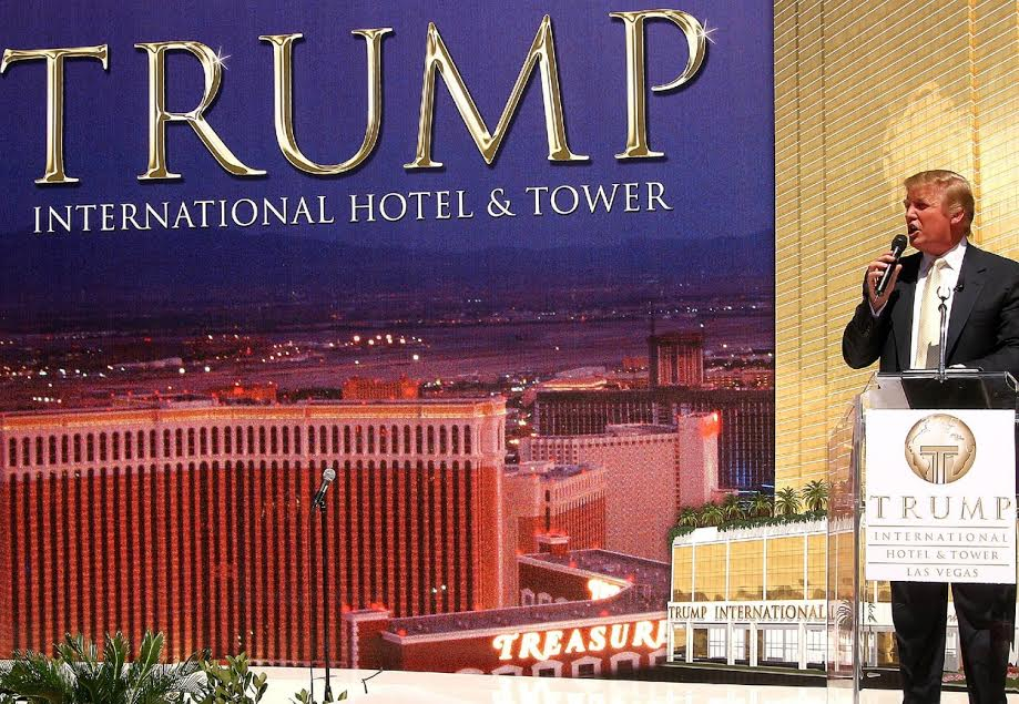 Není snad lepší příklad, než muž se jménem Donald Trump. Má za sebou dva obrovské krachy a dvakrát se vrátil zpět nahoru. V souvislosti s americkými volbami si o něm můžeme myslet své, přesto mezi nejbohatší lidi světa stále patří a práce se nikdy nebál. 