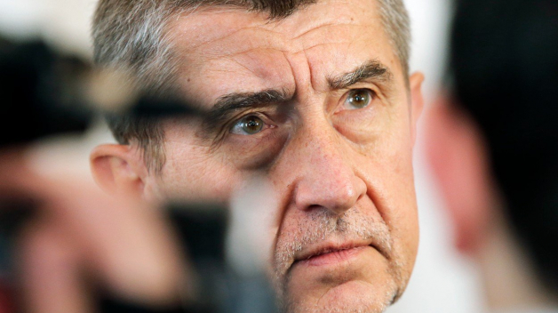 Radost z vlastní svatby u Andreje Babiše vystřídal vztek z toho, že o jeho trestní stíhání usiluje hospodářská kriminálka. Vybruslí z toho Babiš i tentokrát?