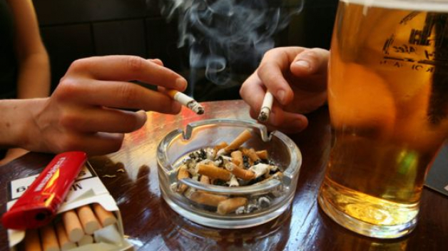 Pivo, cigára a hovory o všem a zároveň o ničem k hospodě patří. Každý by měl mít právo se rozhodnout, zda do zakouřené hospody půjde, či nikoliv.