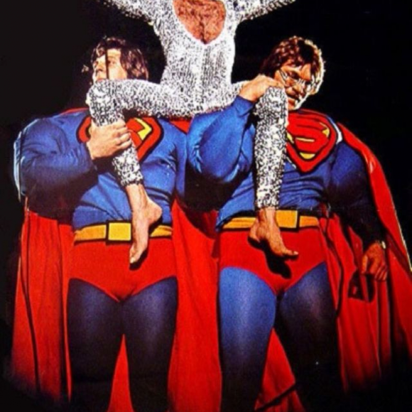 Někdy Darth Vader, někdy Superman, jindy rovnou dva.