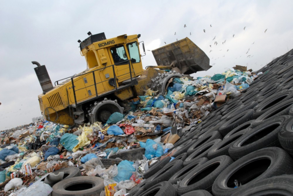 Hlavními původci odpadů jsou ekonomické subjekty, které vloni vyprodukovaly 23,2 miliónu tun odpadu.